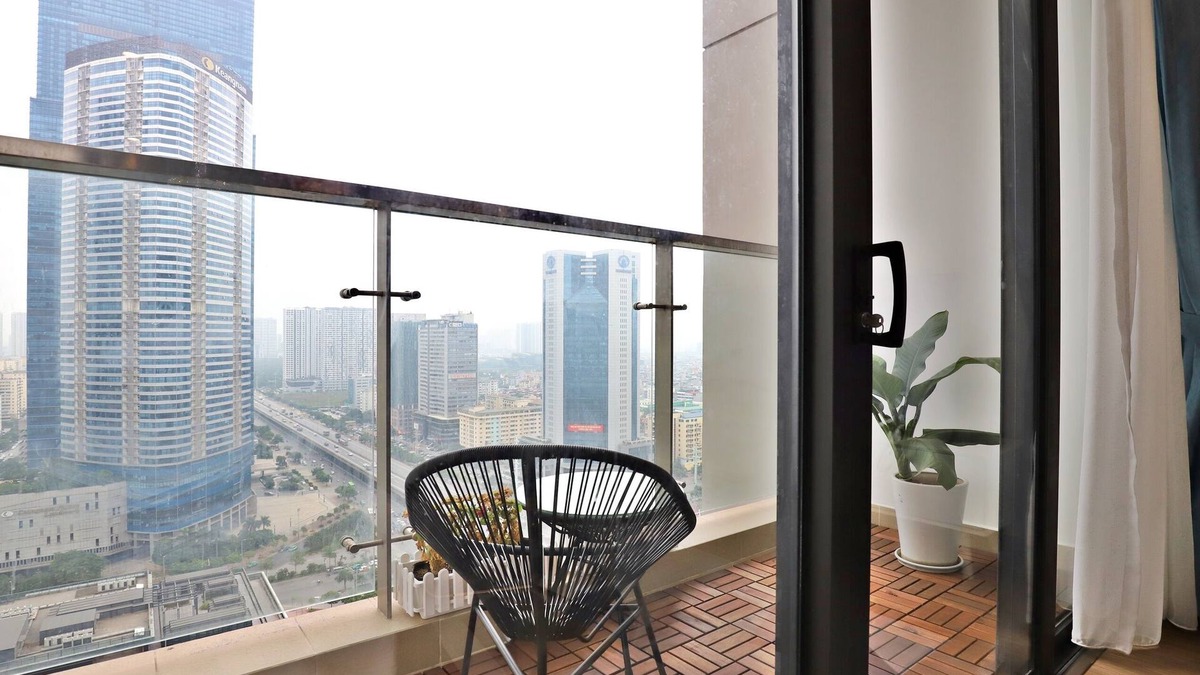 Cau Giay Apartment | Charming 2-bedroom apartment in Vinhomes Skylake
