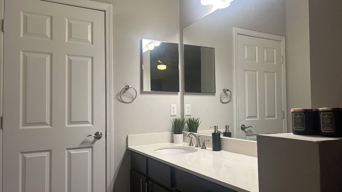Kennesaw Apartment | Charming 2-Bedroom Apt with WiFi & Fitness Room, Near Truist Park in Metro ATL