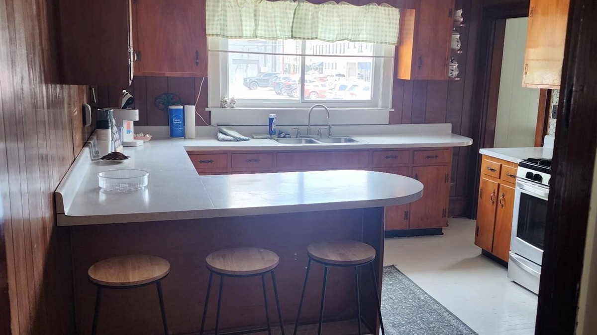 Fourmile House | Charming 2-bedroom bungalow with AC, WiFi in pleasant Pineville