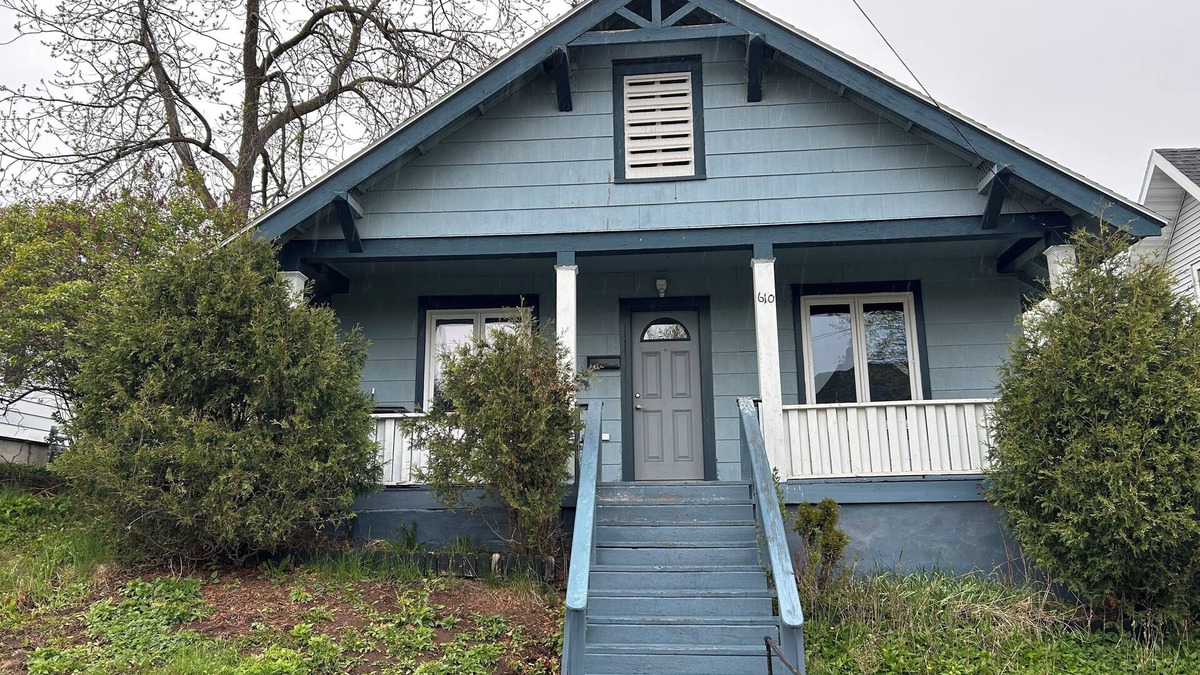 Duluth House | Charming 2-bedroom bungalow near Parks and Hospitals