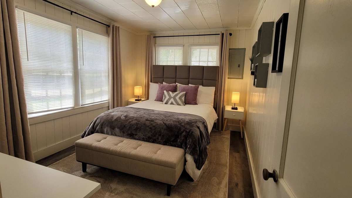 Enterprise Cottage | Charming 2-bedroom cottage with WiFi and AC in serene Enterprise