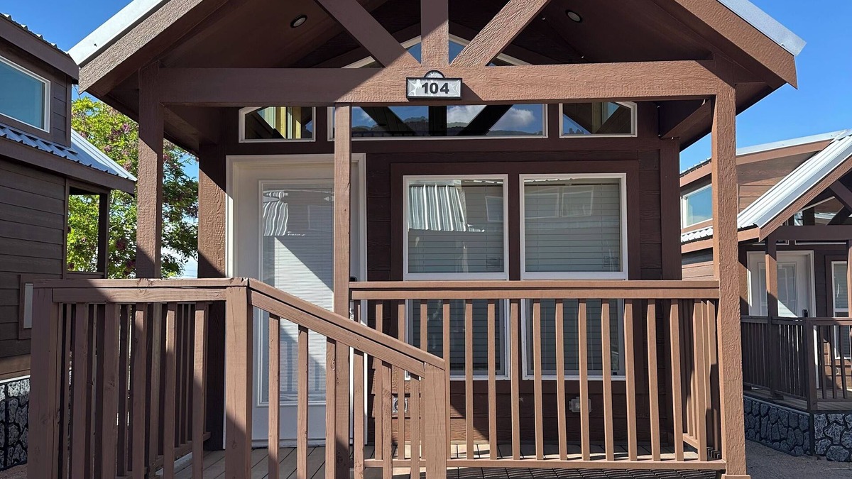 Moab South Valley Cabin | Charming 2-bedroom cabin #104 with AC, Wi-Fi in amazing Moab