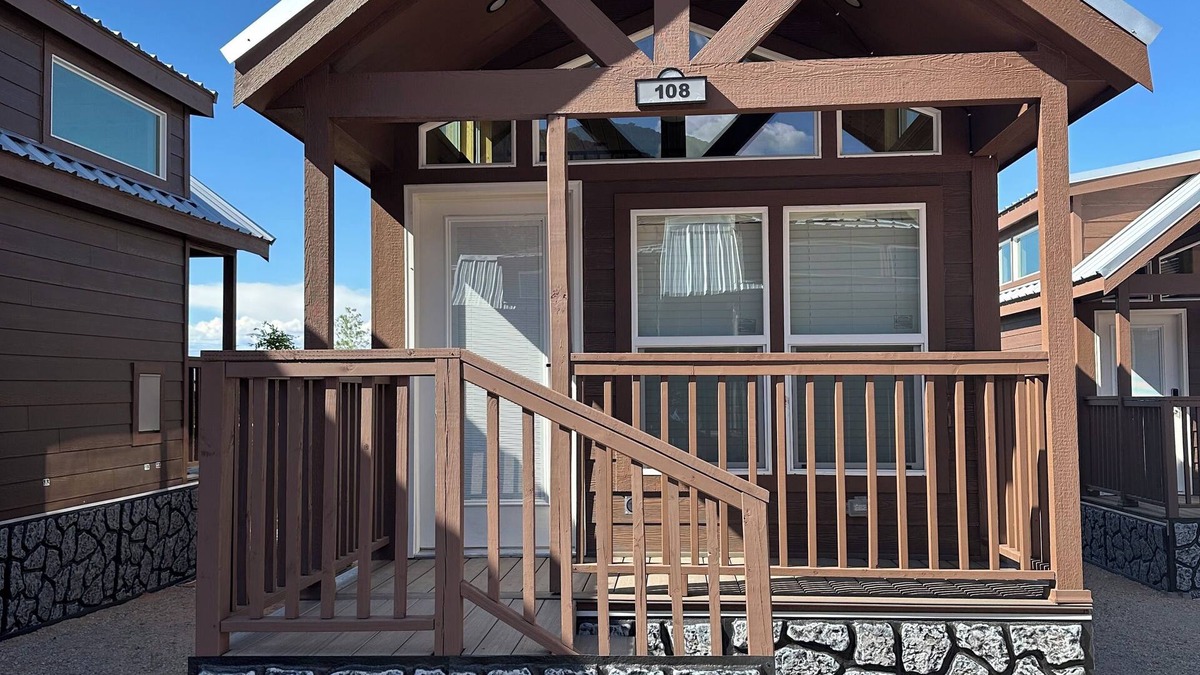 Moab South Valley Cabin | Charming 2-bedroom cabin #108 with AC, Wi-Fi in lovely Moab