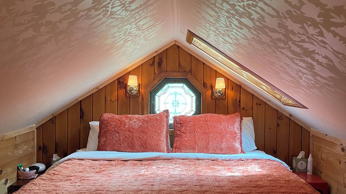 Gilboa Cabin | Charming 2-bedroom cabin in enchanting Gilboa with WiFi