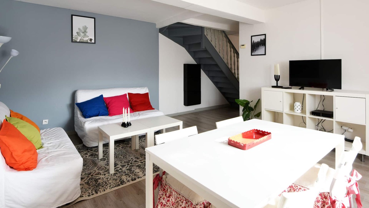 Bethune Apartment | Charming 2-bedroom close to the train station of Béthune – Welkeys