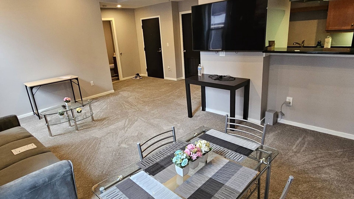 Federal Hill Condo | Charming 2-bedroom condo with fitness room and AC in peaceful Fed Hill,Baltimore