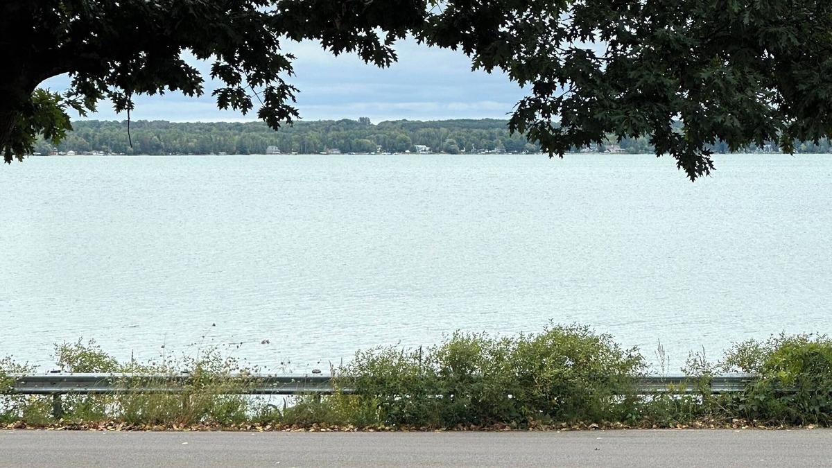 Mullett Lake Cottage | Charming 2-bedroom cottage in marvelous Cheboygan with WiFi, AC
