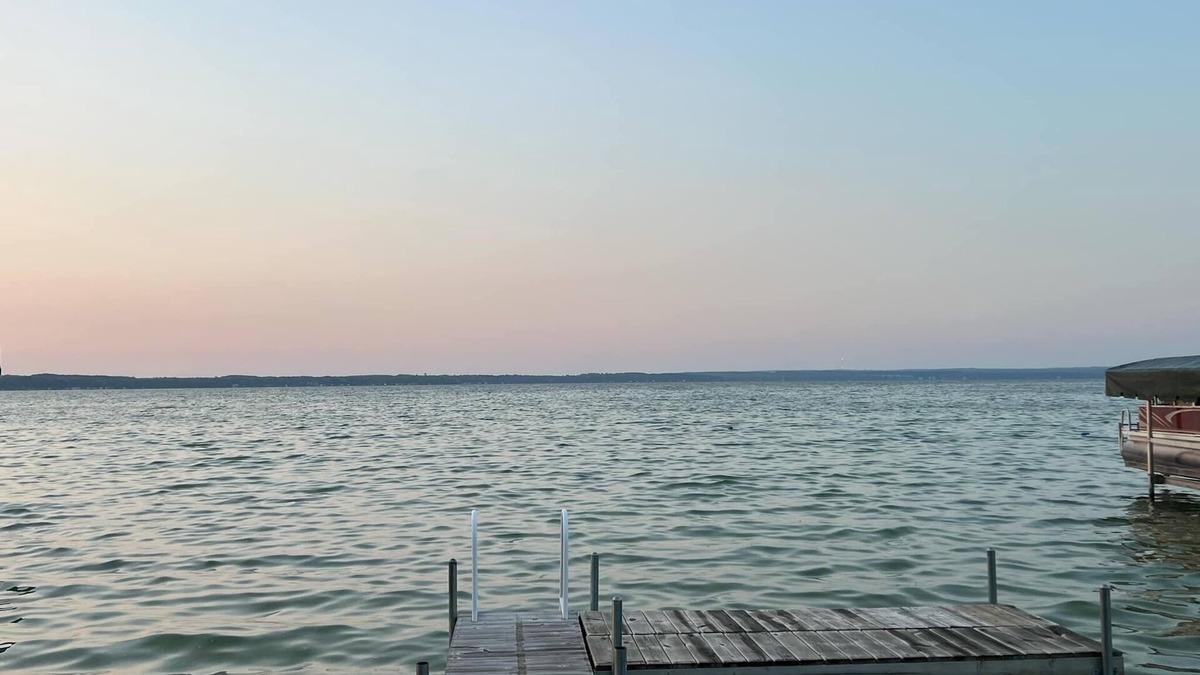 Mullett Lake Cottage | Charming 2-bedroom cottage on Mullett Lake - northwest side!