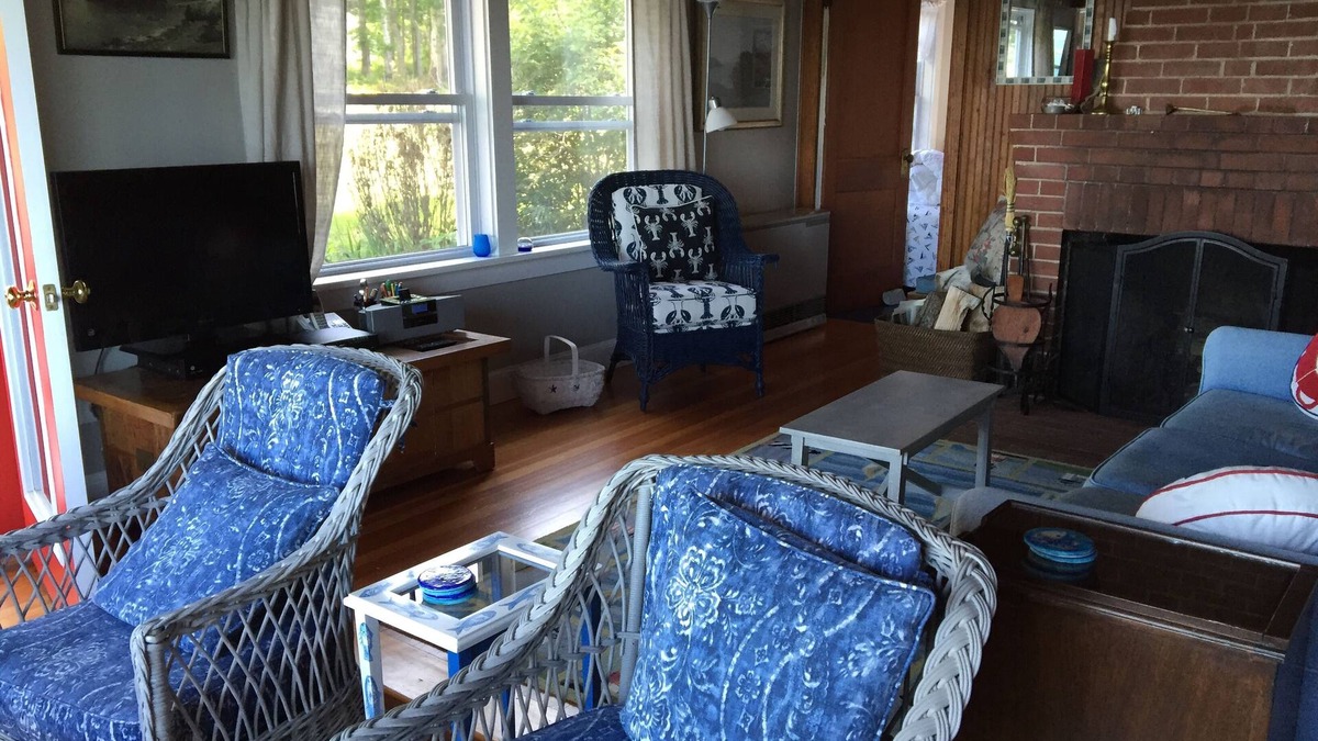 Owls Head Cottage | Charming 2-bedroom cottage in serene Owls Head with a fabulous ocean view.