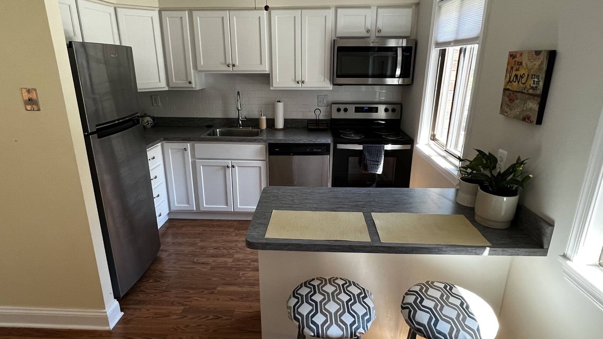 Broomall Condo | Charming 2 Bedroom Condo Convenient to 476 with Free Parking