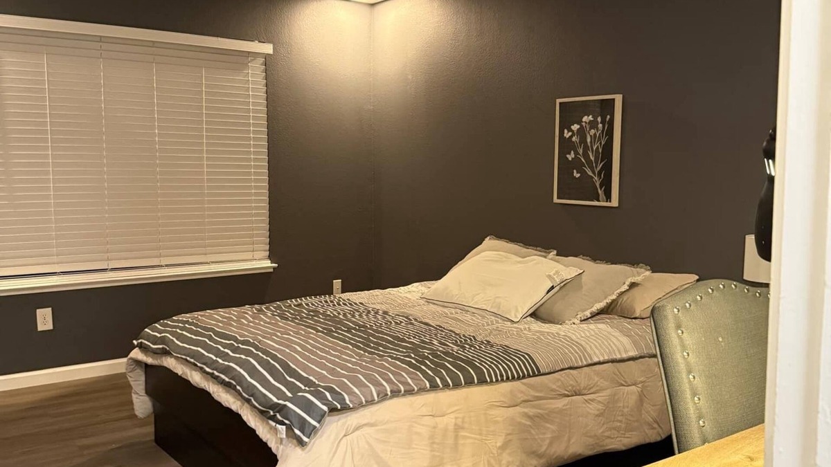 Hercules Condo | Charming 2-bedroom condo with AC and WiFi in wonderful Hercules