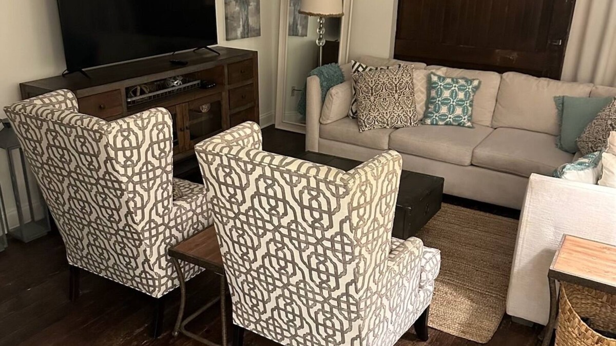 Natchez Condo | Charming 2 bedroom condo in the heart of beautiful Natchez, MS.