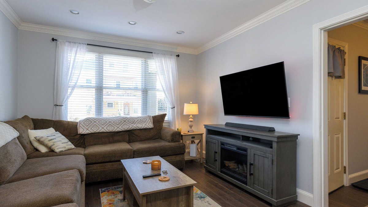 Lower East Mills - Cedar Grove Condo | Charming 2-bedroom condo, 15 min from city with laundry & parking