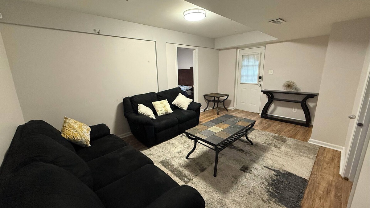 Bowie Condo | Charming 2-bedroom condo in brilliant Bowie with AC