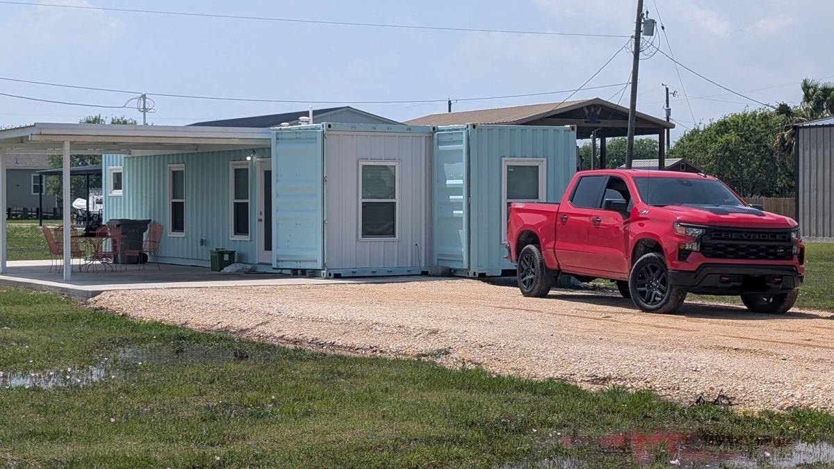 Long Mott Cottage | Charming 2-bedroom cottage with AC, Washer/Dryer, and WiFi in Seadrift