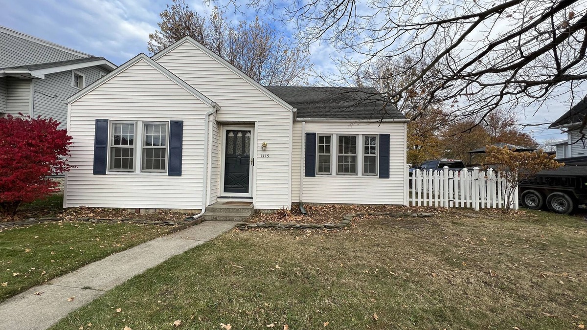 Findlay Cottage | Charming 2 bedroom cottage close to downtown