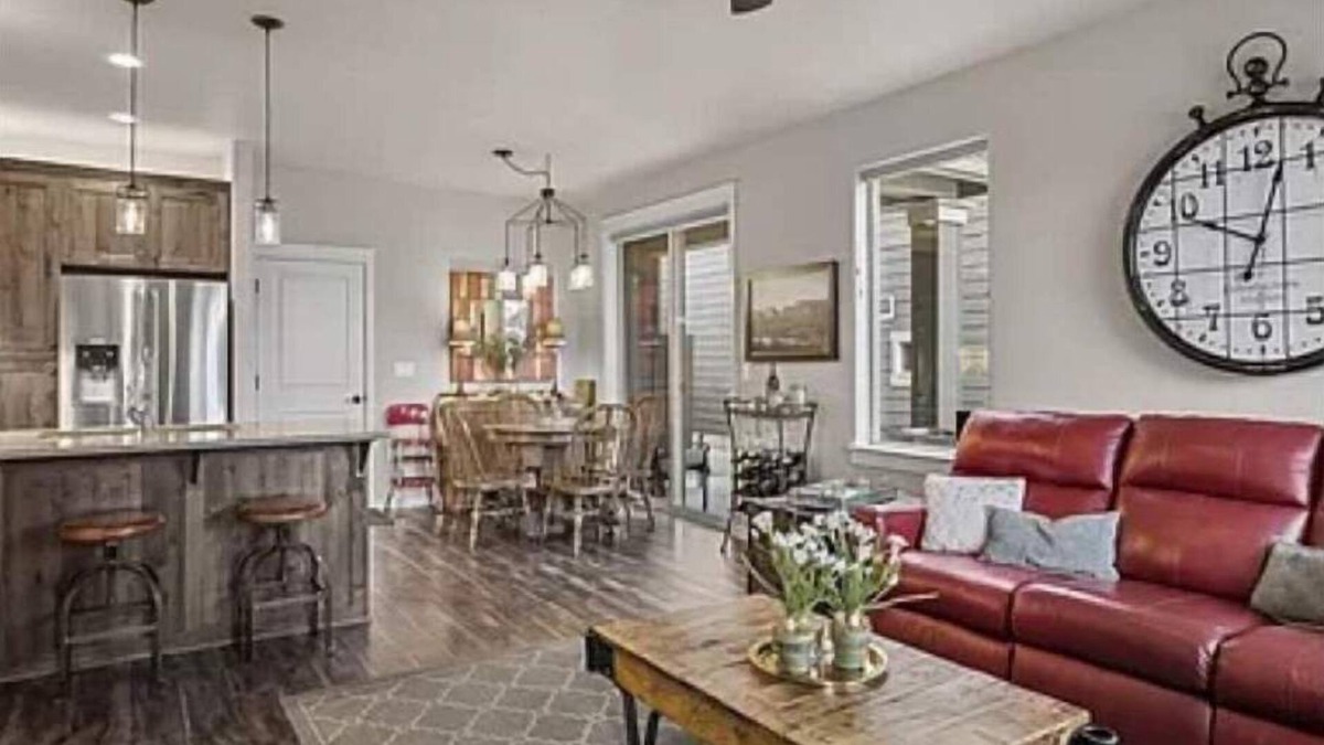 Redmond House | charming 2-bedroom cottage close to Deschutes County Fairgrounds