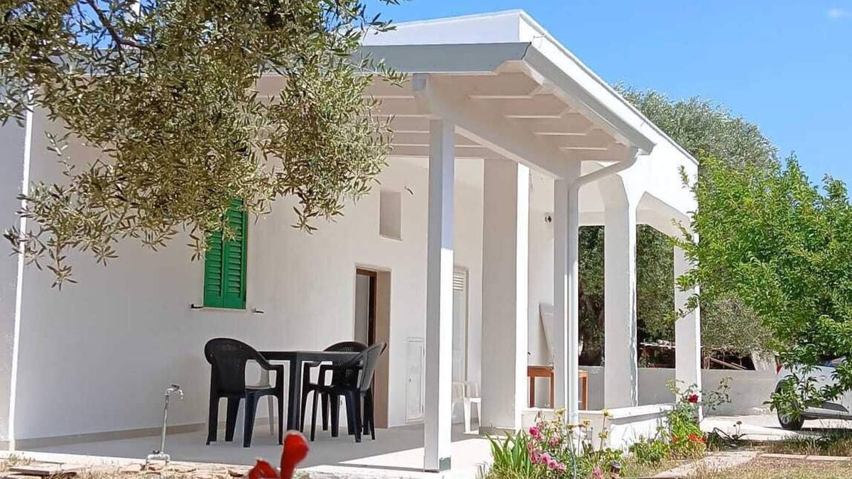 Torre Canne Cottage | Charming 2-bedroom cottage in enchanting Puglia with AC, WiFi