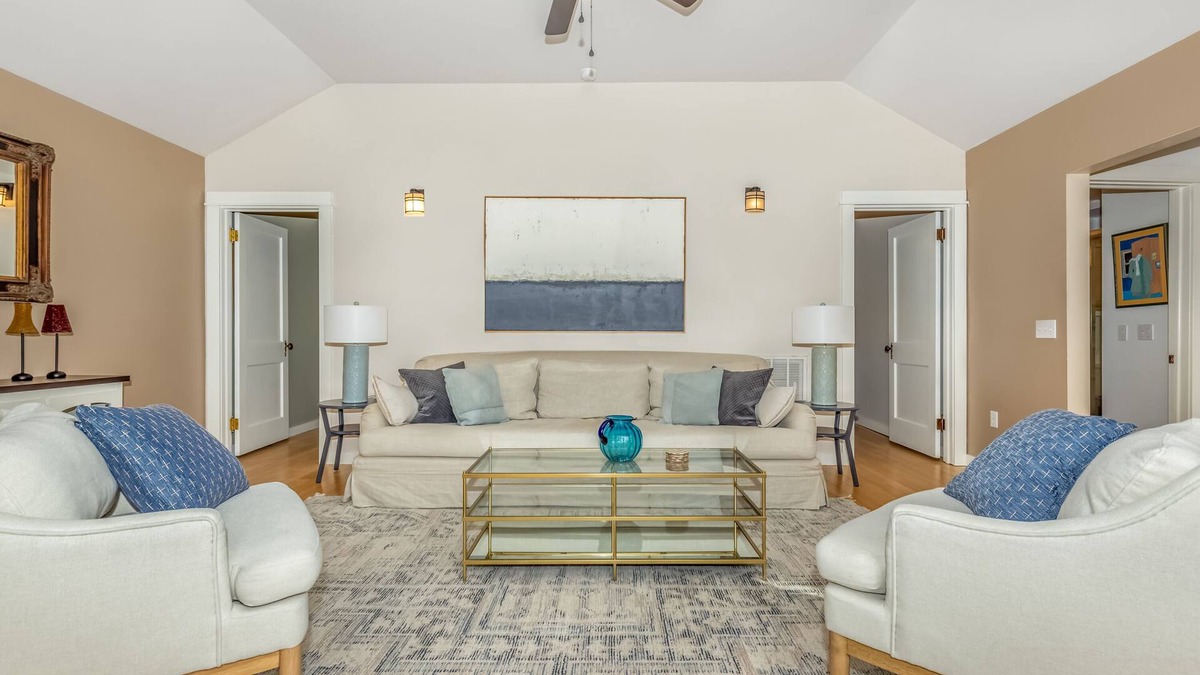 Accord Cottage | Charming 2-bedroom cottage with large deck in beautiful Accord NY.