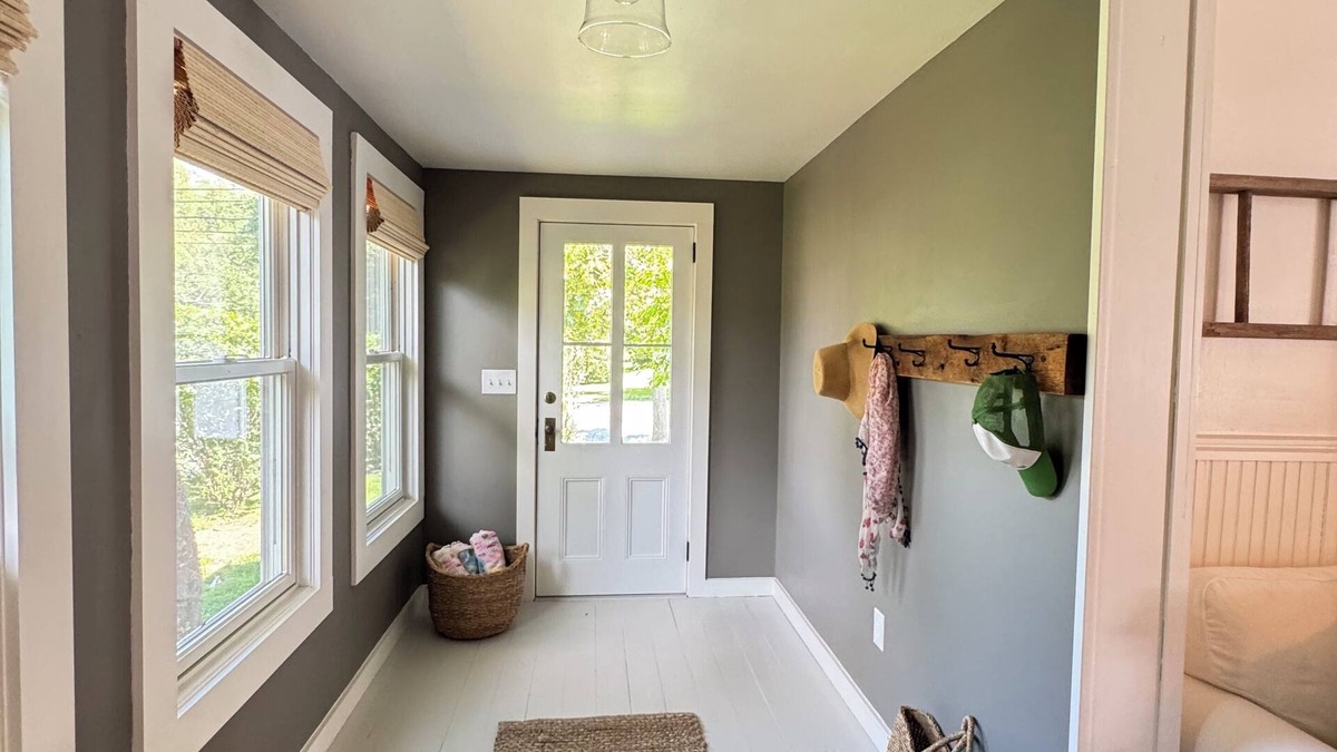 Orient House | Charming 2-bedroom cottage in Orient. Close to beaches, Village Lane, the Jitney