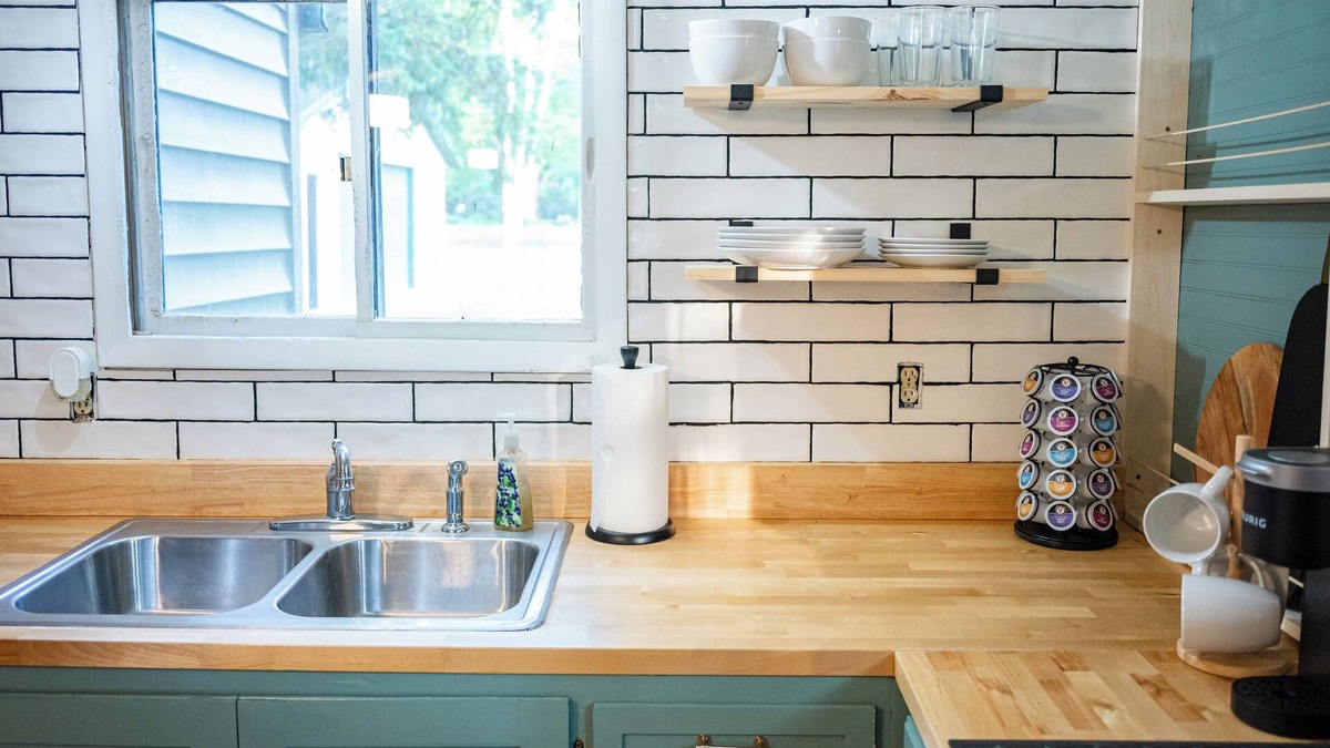 Suring Cottage | Charming 2-bedroom cottage in Suring with AC, WiFi. Pet Friendly