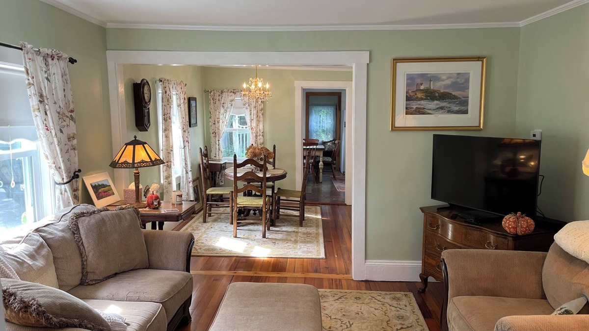 Veazie Cottage | Charming 2-bedroom cottage in tranquil Veazie