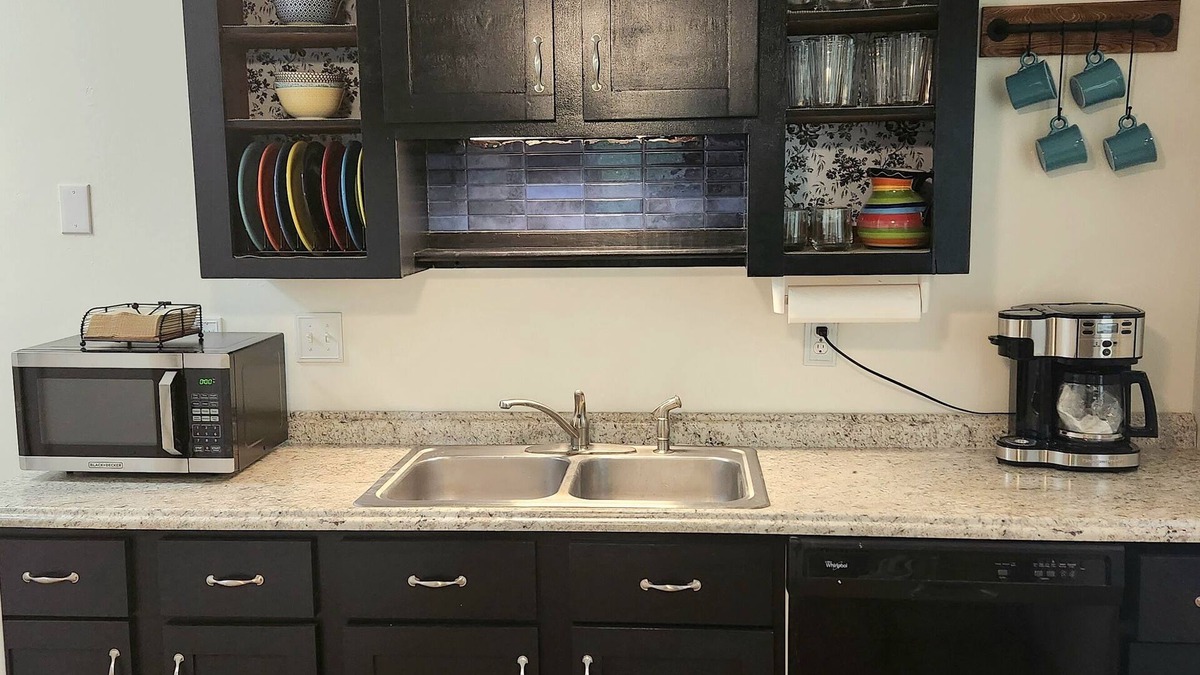 Morgantown House | Charming 2-bedroom duplex retreat in gorgeous Morgantown with WiFi, AC