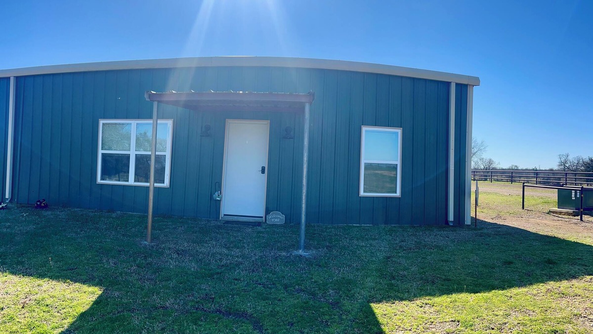 Lone Oak Other | Charming 2-bedroom farmhouse in Lone Oak with WiFi and AC and Pet Friendly.