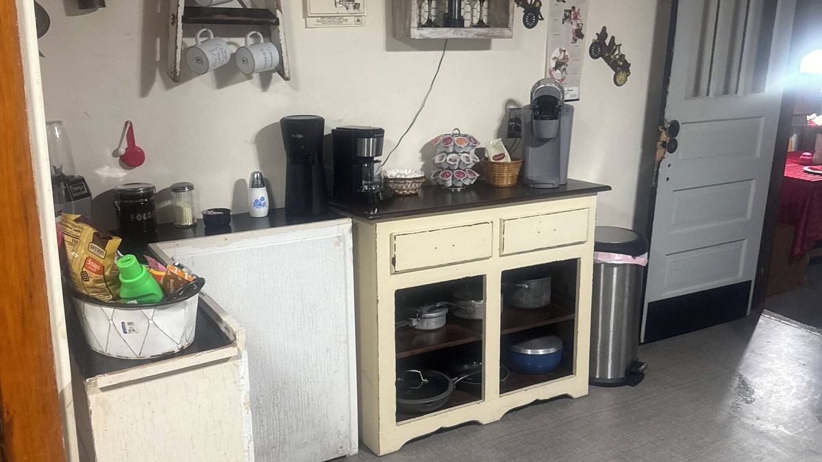 Como House | Charming 2-bedroom farmhouse in wonderful Gleason with AC, WiFi
