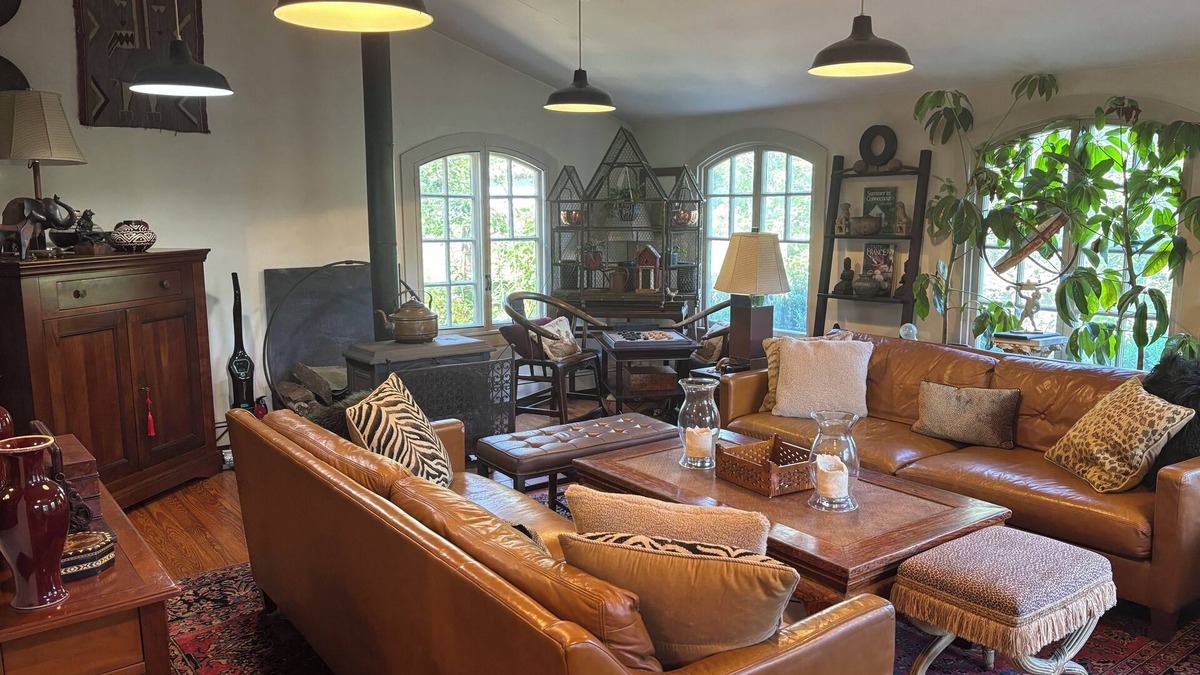 Old Lyme Other | Charming 2-bedroom farmhouse in Lyme just 5 minutes from I-95