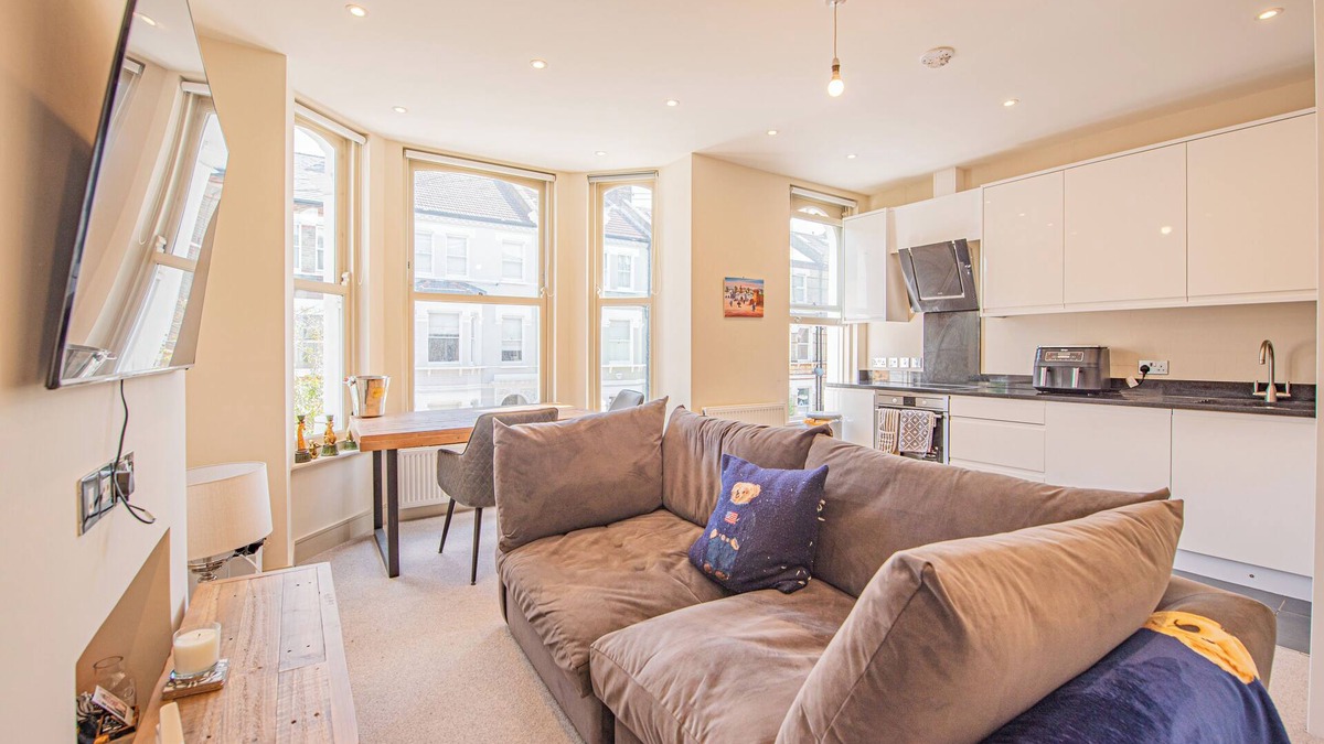 Northcote Apartment | Charming 2 bedroom Flat in Central London