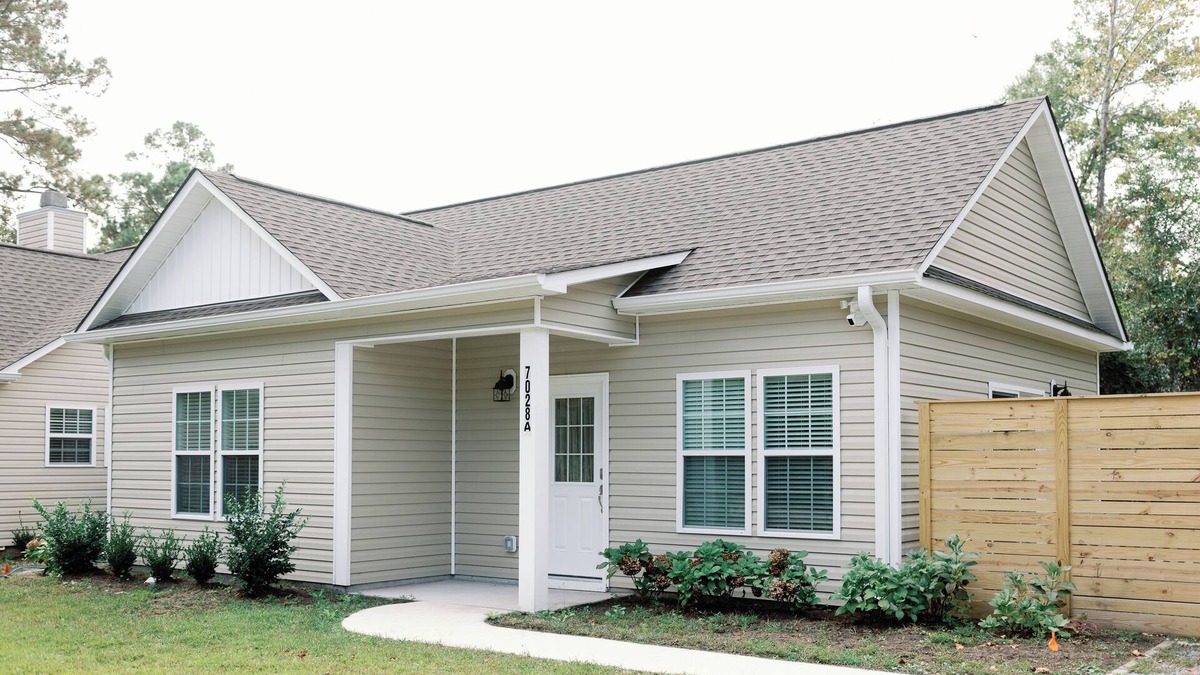 Ogden House | Charming 2-bedroom Guesthouse with WiFi, AC in fabulous Wilmington