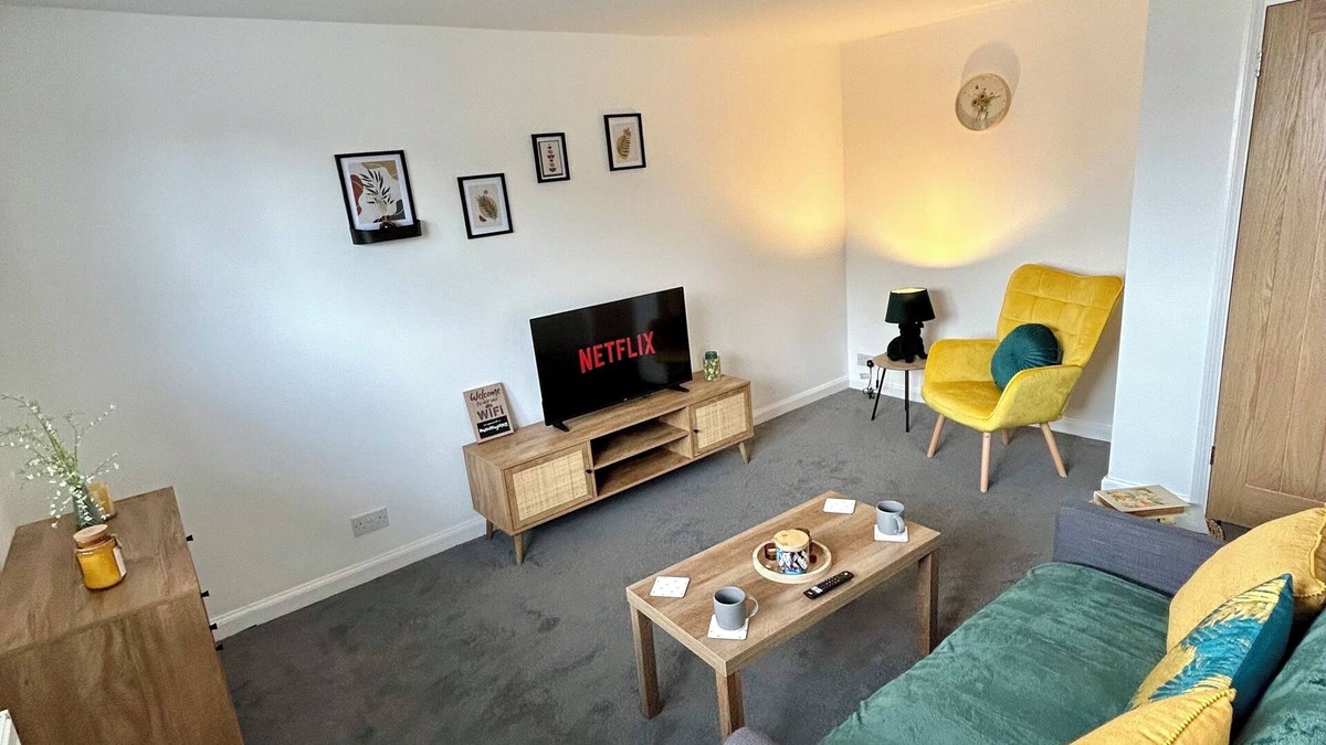 Basingstoke Apartment | *Charming 2 bedroom flat close to Basingstoke town centre!*