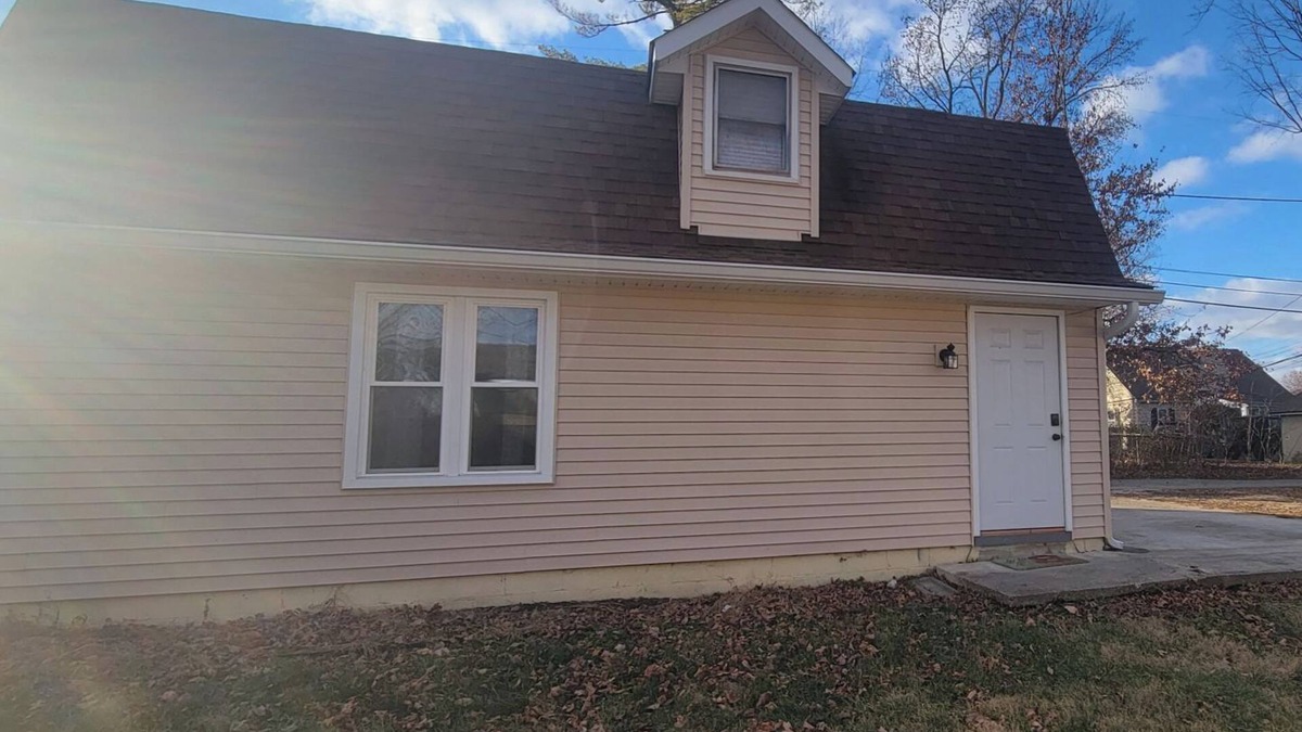 Franklin House | Charming 2-bedroom guest house with WiFi, AC in Franklin