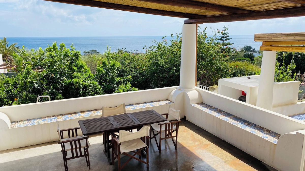 San Vincenzo House | Charming 2-bedroom house in gorgeous Stromboli with AC