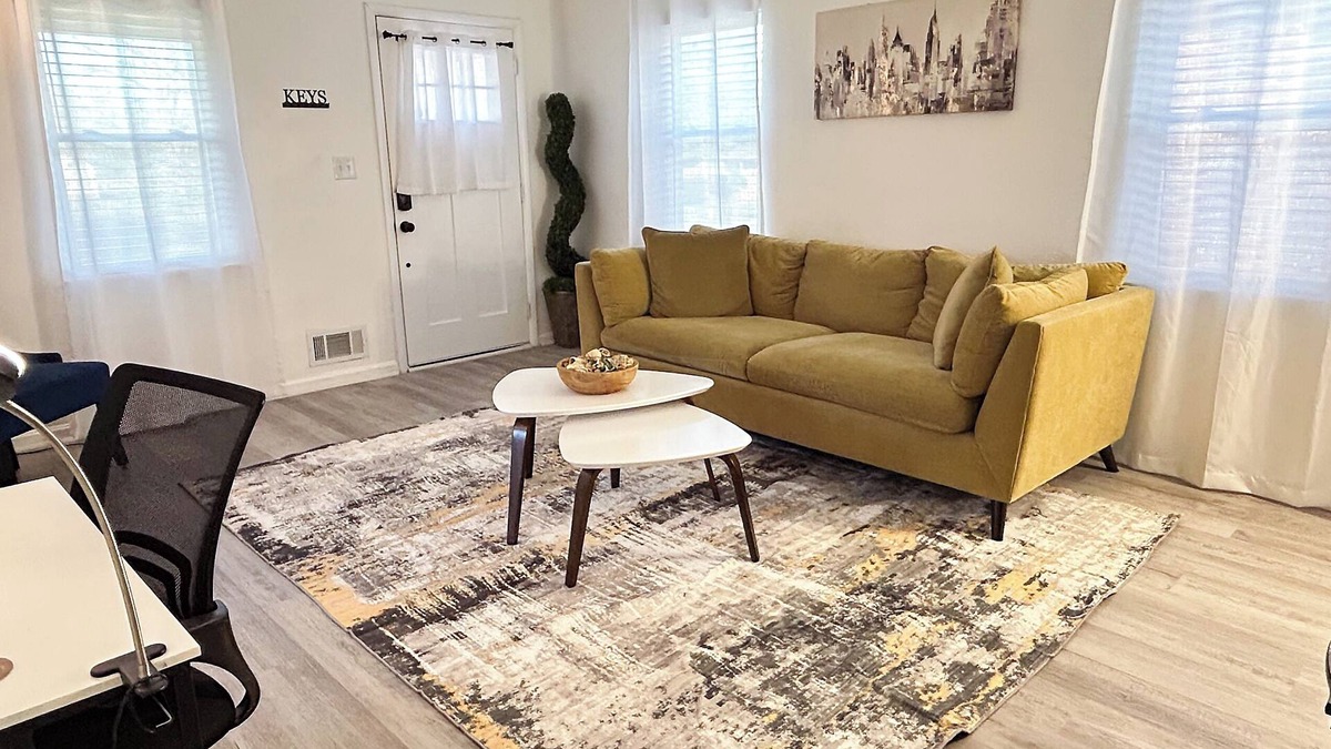 Crestline Heights House | Charming 2-bedroom house where travel, work, and play are only minutes away