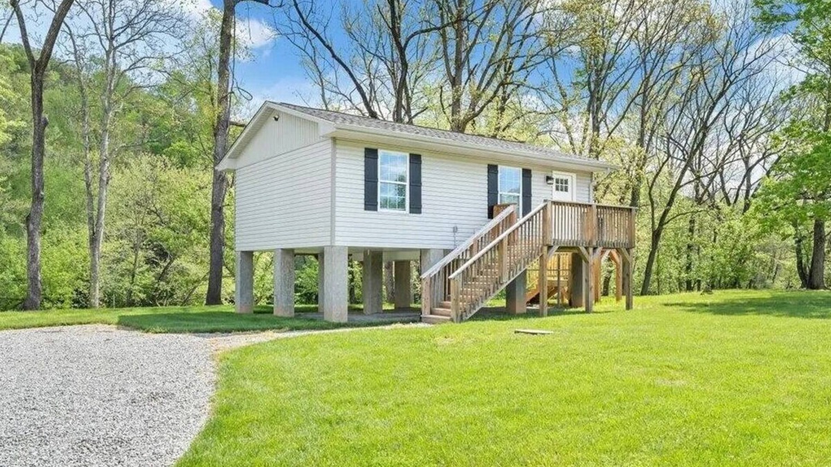 Eagle Rock House | Charming 2-bedroom house with AC, WiFi in tranquil Eagle Rock