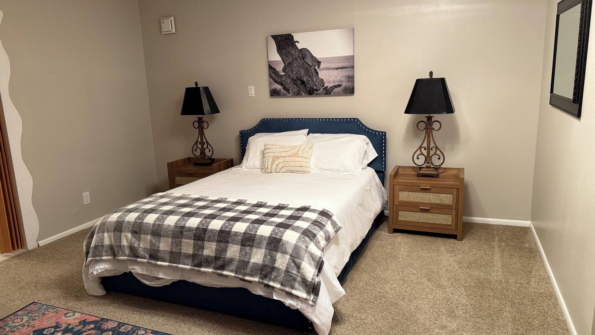 Espanola House | Charming 2-bedroom house with WiFi, AC in enchanting Santa Cruz