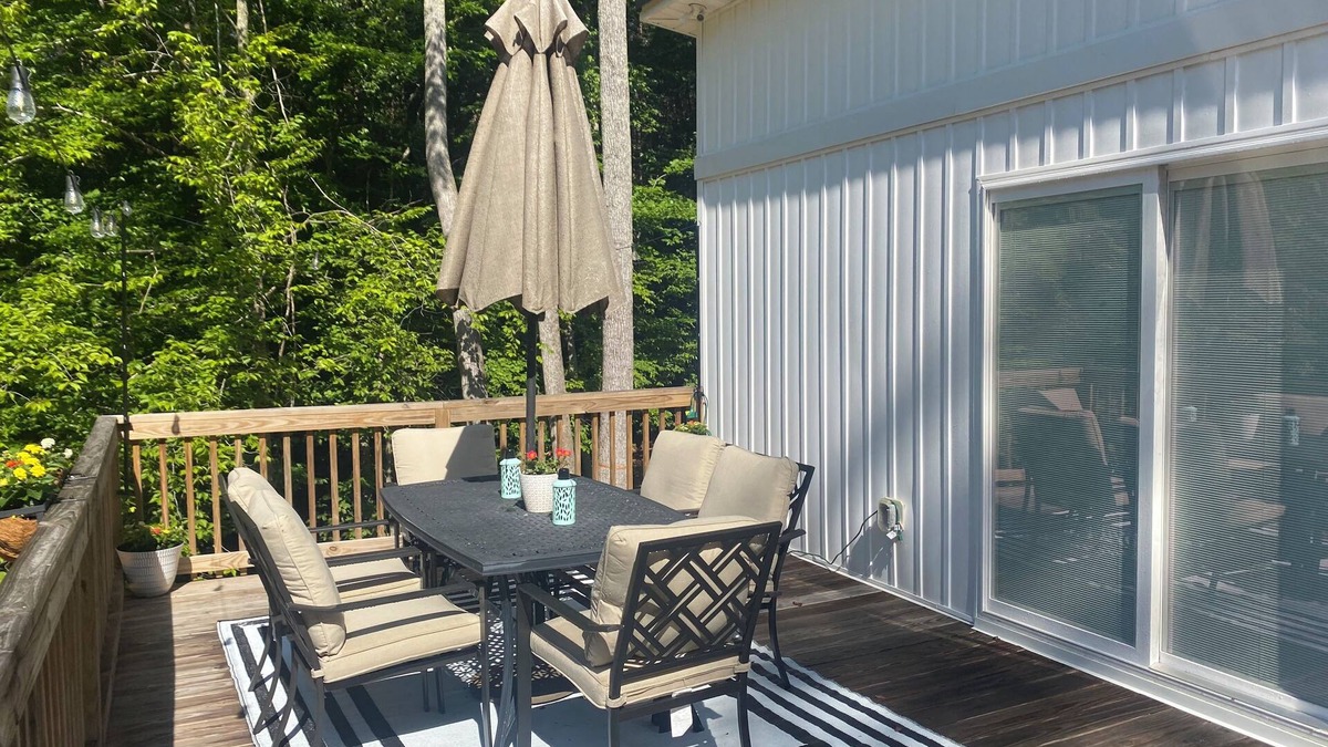 Stokes House | Charming 2-bedroom house in marvelous Stokesdale 2 mins from Carolina Marina