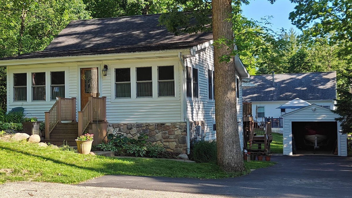 Twin Lakes House | Charming 2-bedroom house with WiFi, AC in delightful Twin Lakes