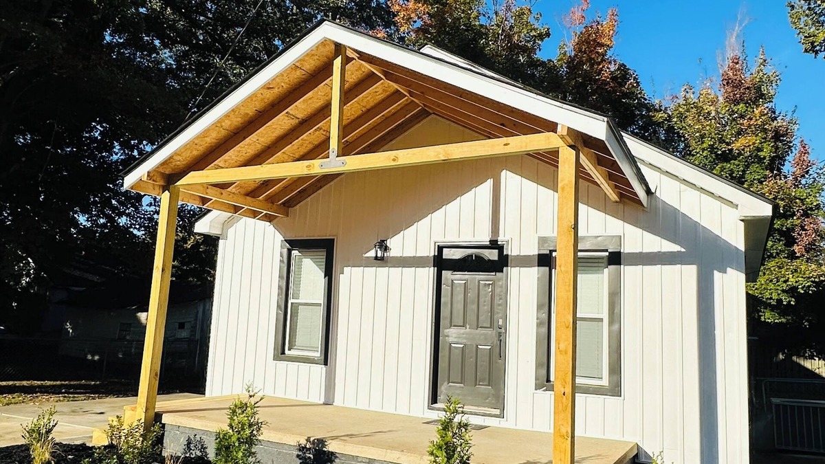Union City House | Charming 2-bedroom house with AC and WiFi in Union City