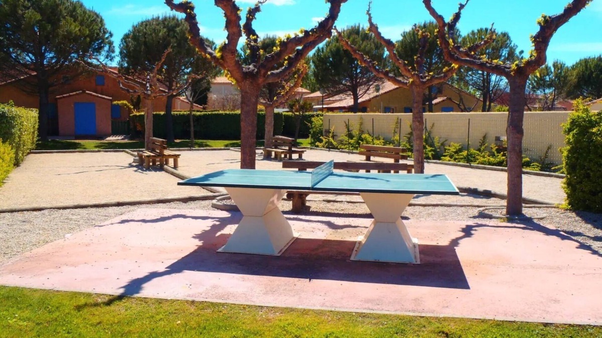 Eyguieres House | Charming 2-bedroom house with pool, WiFi, AC in peaceful Eyguières