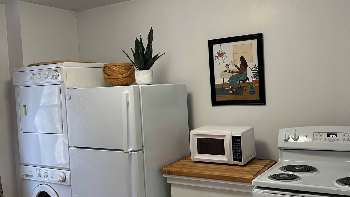 Skowhegan House | Charming 2-bedroom home in Skowhegan - 10% discount for long-term rental-12+mths