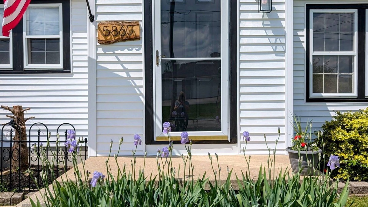 Vermilion House | Charming 2-bedroom house in Vermilion. Close to downtown and beach.