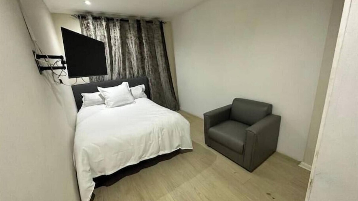 Flamingo Vlei House | Charming 2-bedroom house in lovely Cape Town with AC