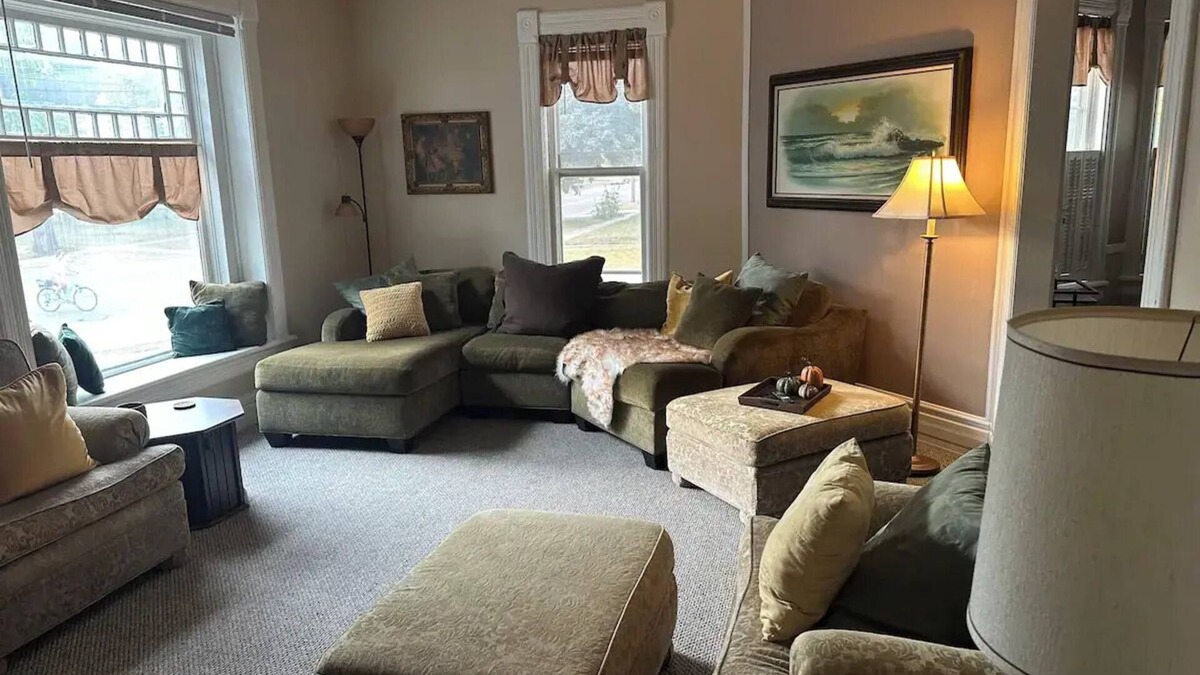 Beloit House | Charming 2-bedroom Home Near Downtown Beloit/Beloit College