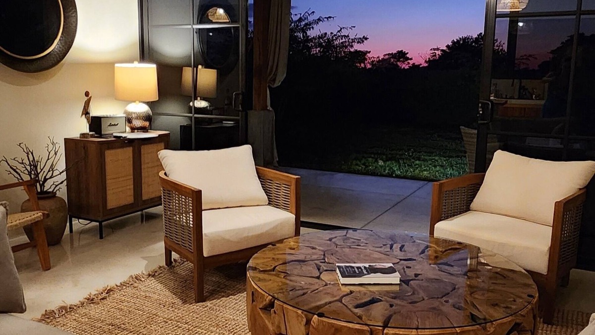 Paraiso House | Charming 2-bedroom house with AC, WiFi in peaceful Playa Negra
