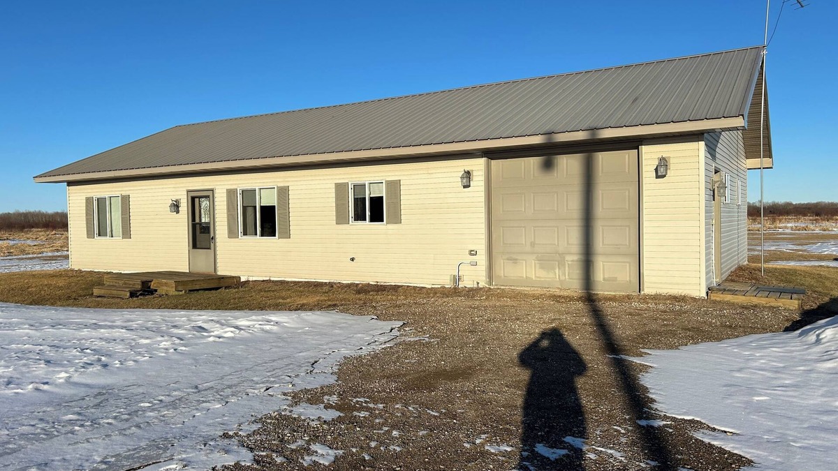 Baudette House | Charming 2-bedroom house just off the south shore of Lake of the Woods.