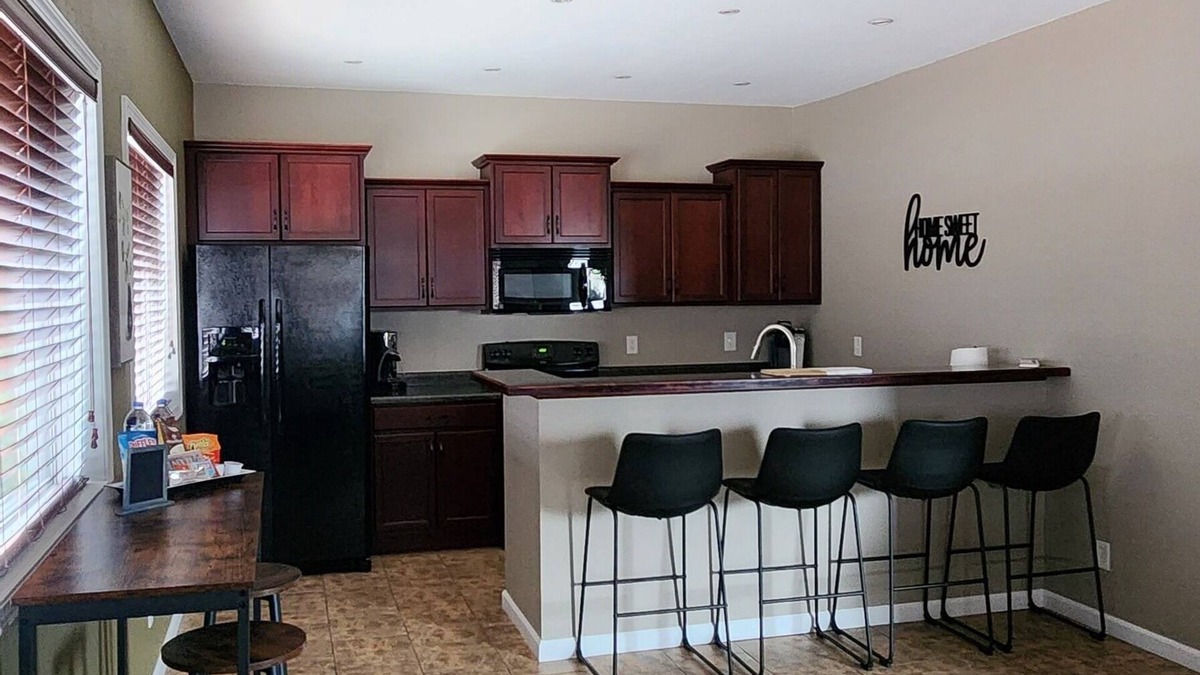 Escanaba House | Charming 2-bedroom house with WiFi, AC in cool Escanabann