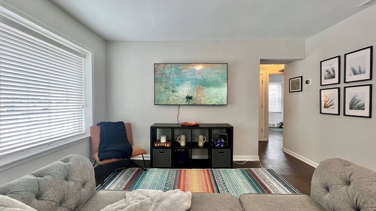 Ferndale House | Charming 2-bedroom house with AC, fitness room in enjoyable Ferndale